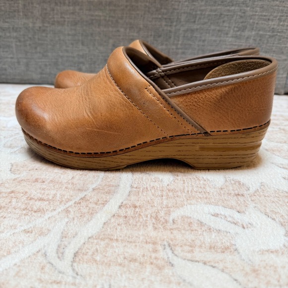 Dansko Professional Clogs Honey Brown Leather Wide Width EU 38 Womens Shoes - Picture 5 of 8